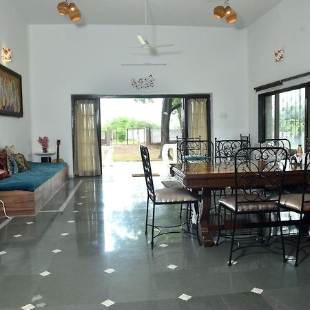 Whispering Woods Villa And Eco Farms Lonavala Exteriör bild
