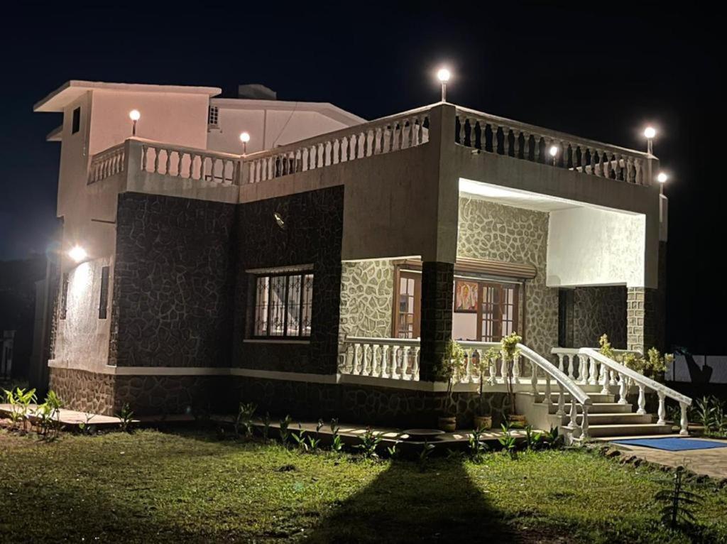 Whispering Woods Villa And Eco Farms Lonavala Exteriör bild